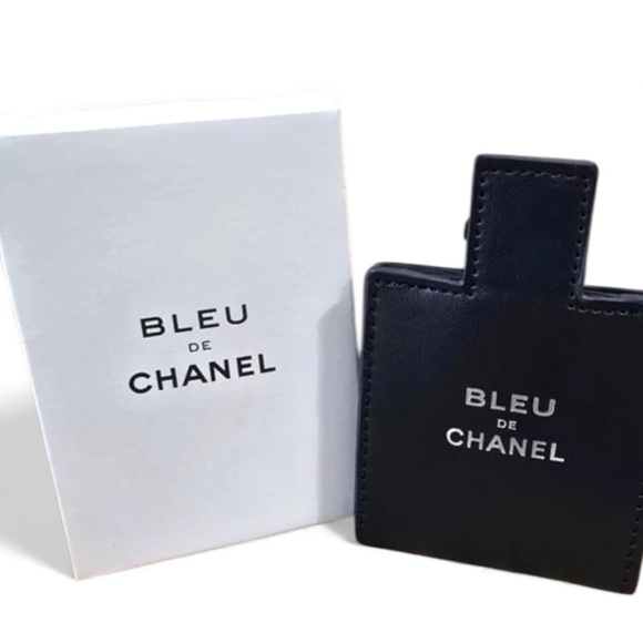 Chanel Parfums Bleu de Chanel Pocket Grooming Kit - Picture 2 of 3